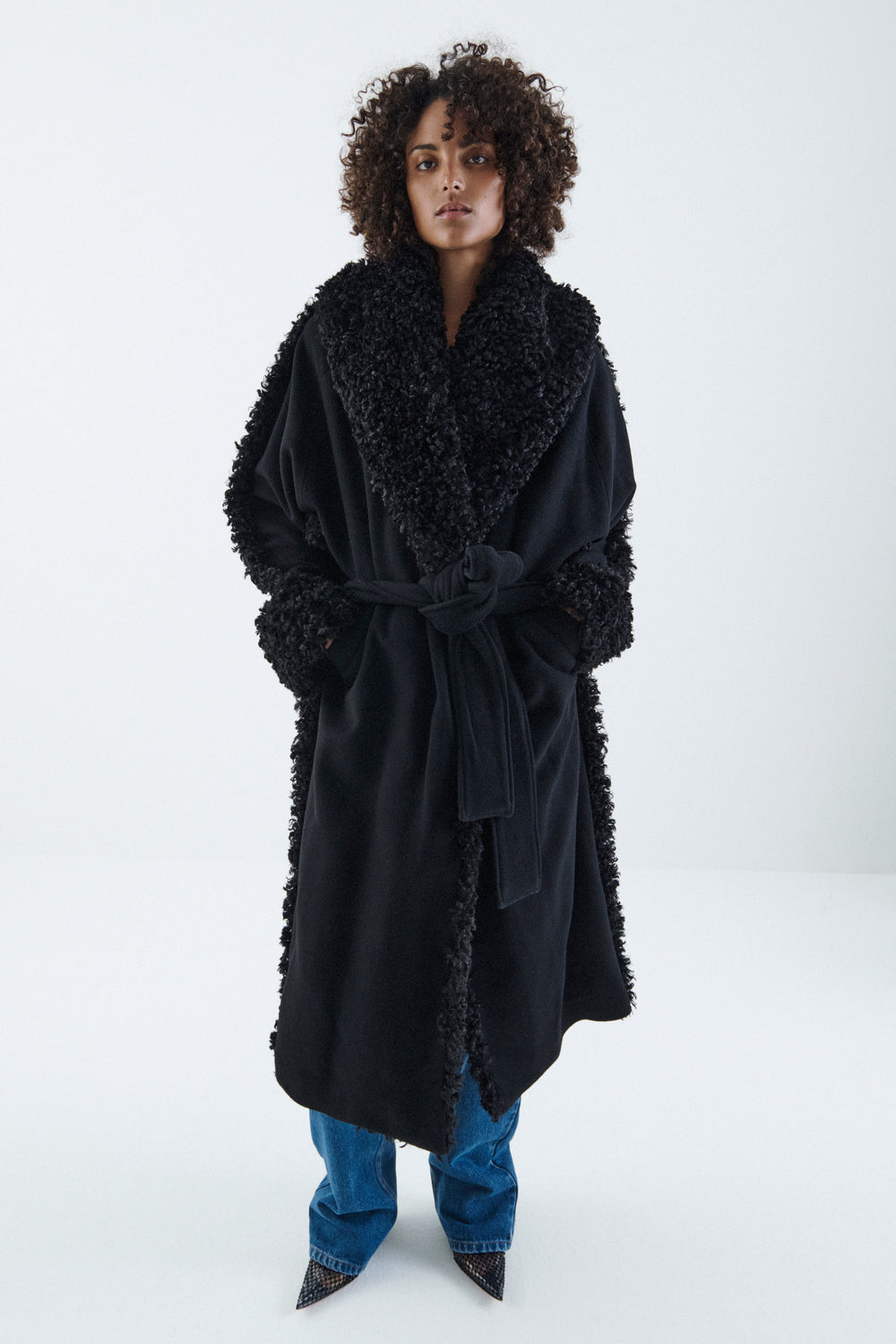 RELAXED FIT WOOL FELT WRAP BLACK COAT FAUX FUR TRIM