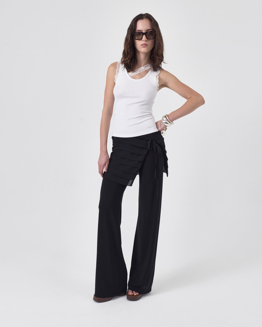 RIBBED TANK TOP WITH LACE TRIM NECKLINE