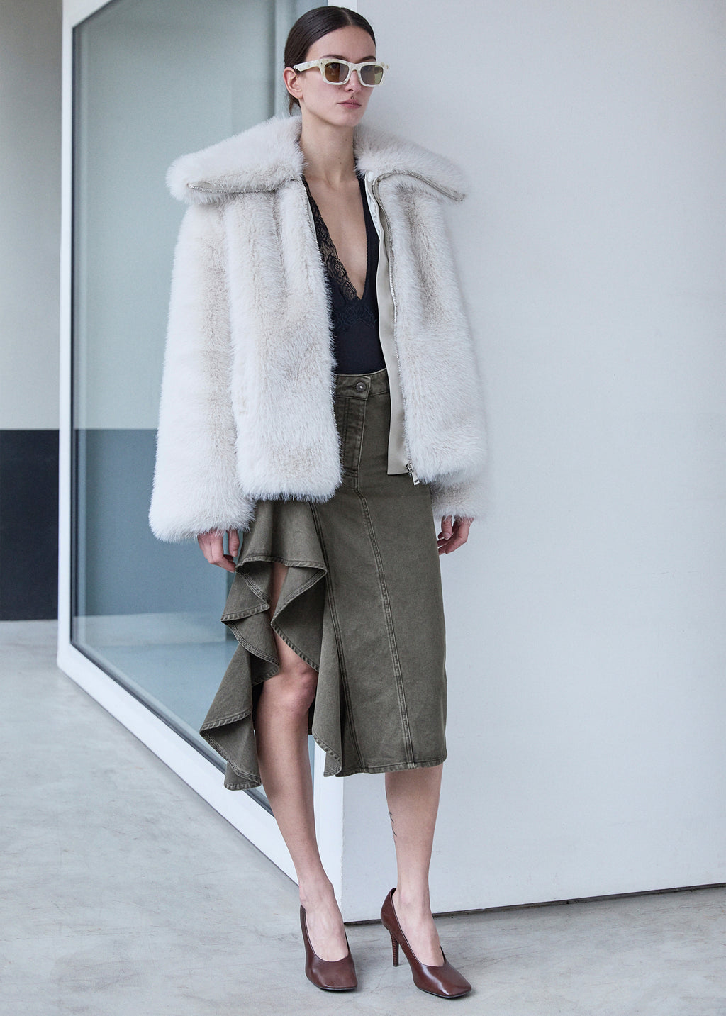 MIDI DENIM KHAKI SKIRT WITH RUFFLE THIGH CUT OUT