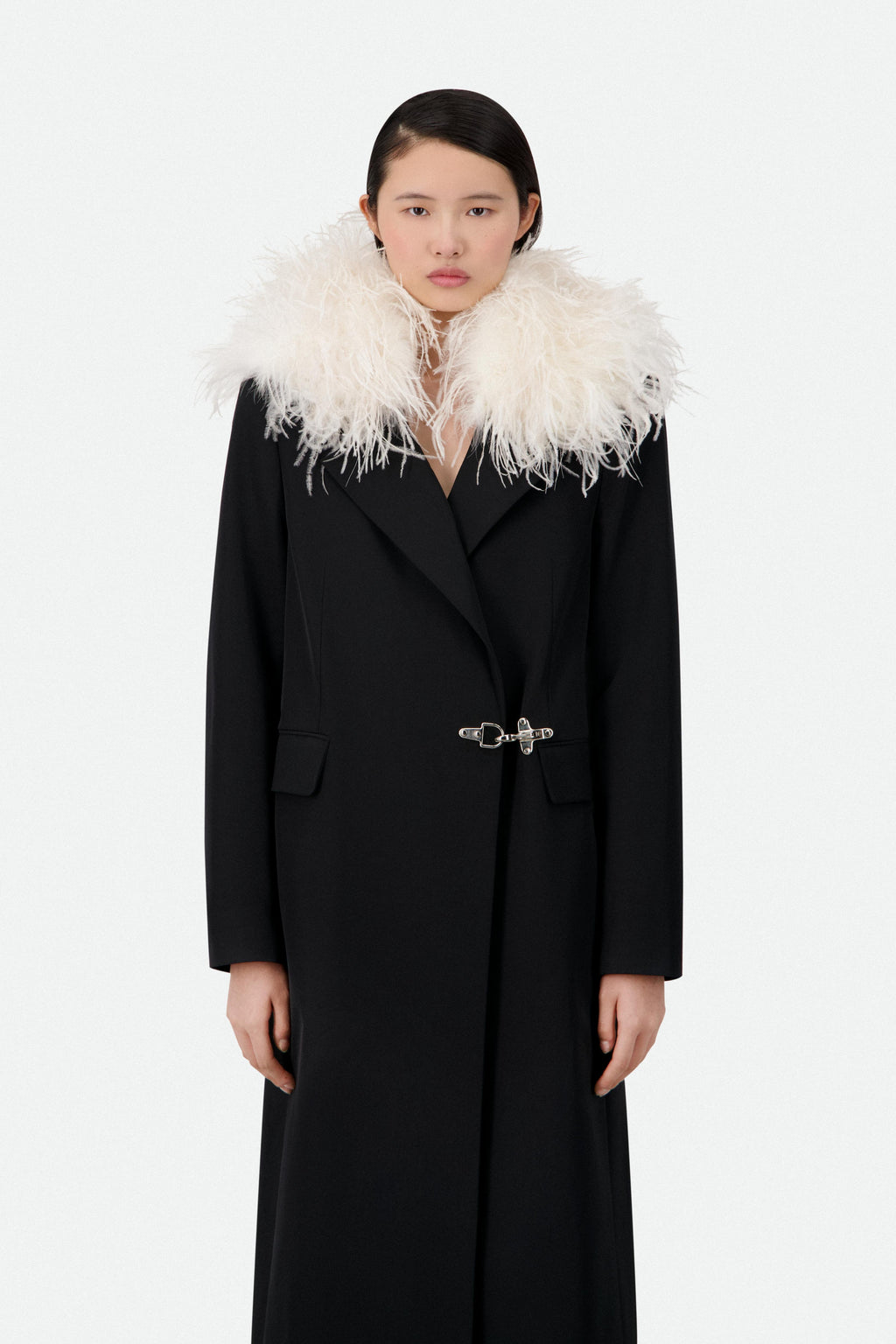 OSTRICH FEATHER NECK COLLAR (450€) - Vaillant Studio