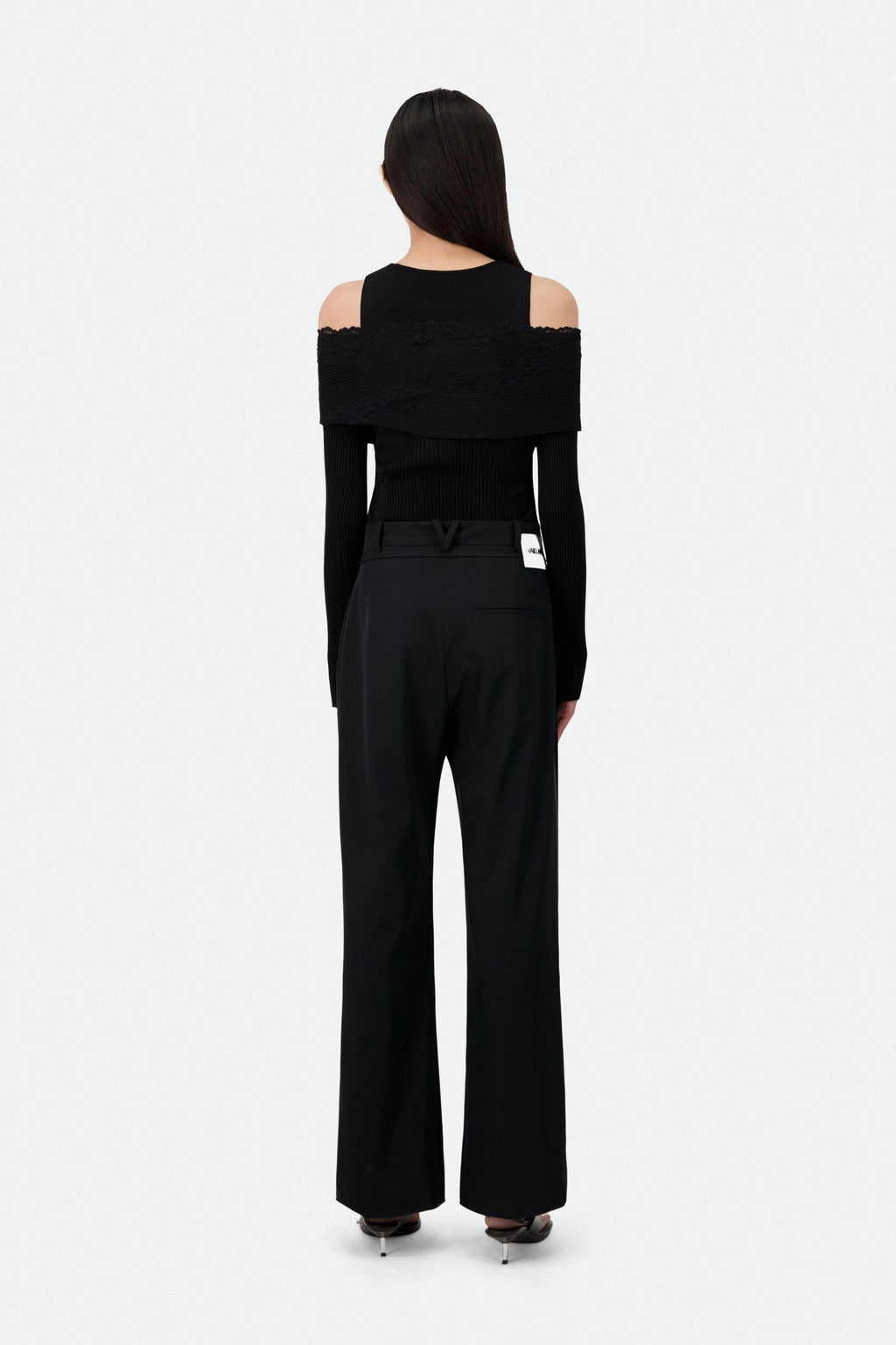 OFF-SHOULDER KNIT TOP (590€) - Vaillant Studio