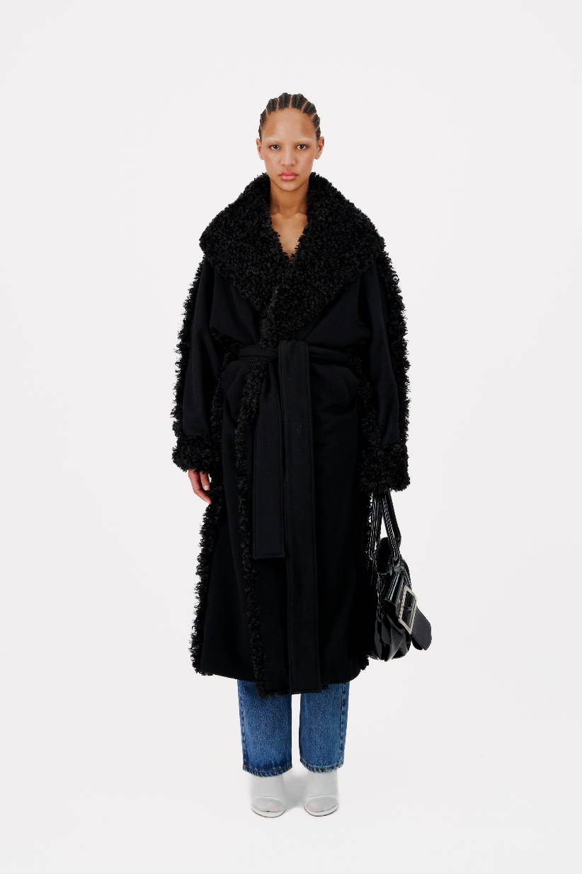 RELAXED FIT WOOL FELT WRAP BLACK COAT W/ FAUX FUR TRIM