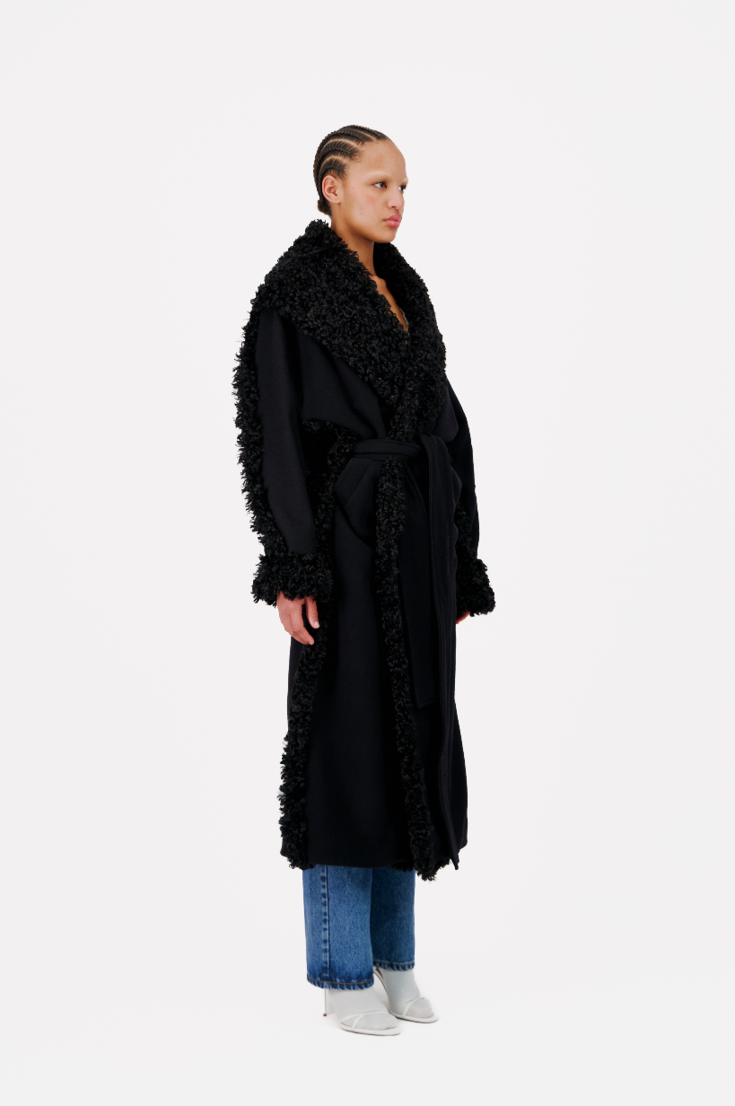 RELAXED FIT WOOL FELT WRAP BLACK COAT W/ FAUX FUR TRIM