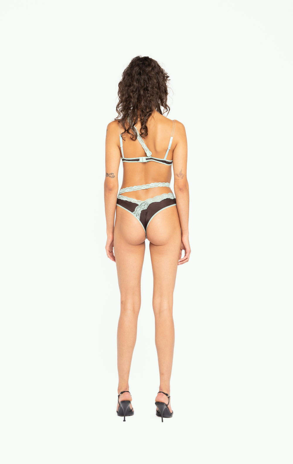 SIGNATURE TANGA WITH LACE DETAILS